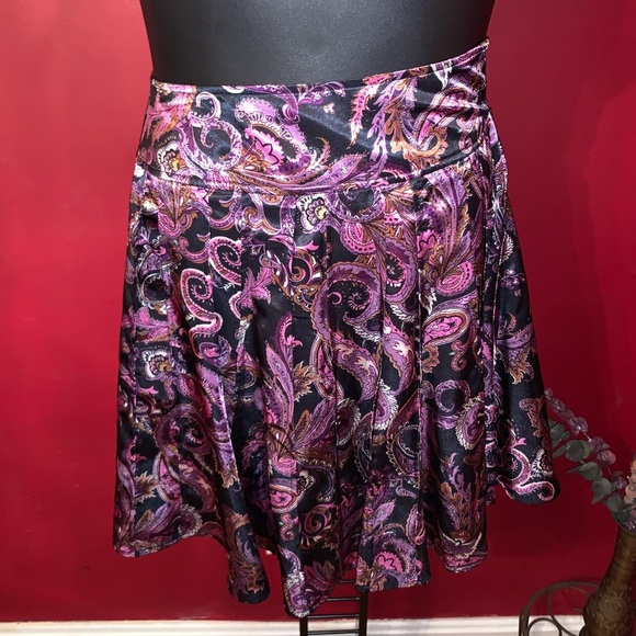 WORTHINGTON PETITE PAISLEY PLEATED SKIRTS SIZE 4P - Picture 2 of 3